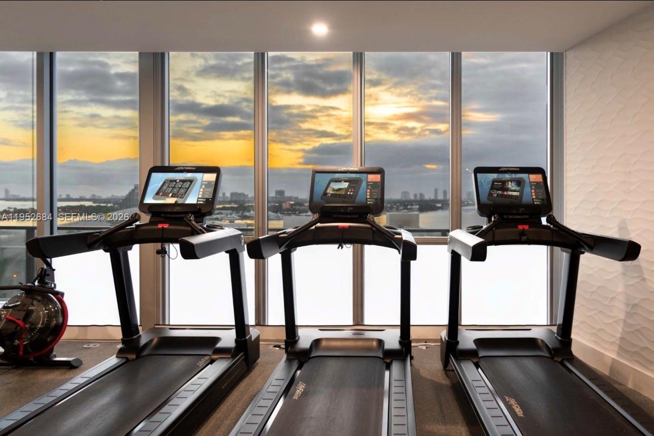 1100 Biscayne Blvd #5306 Miami, FL 33132