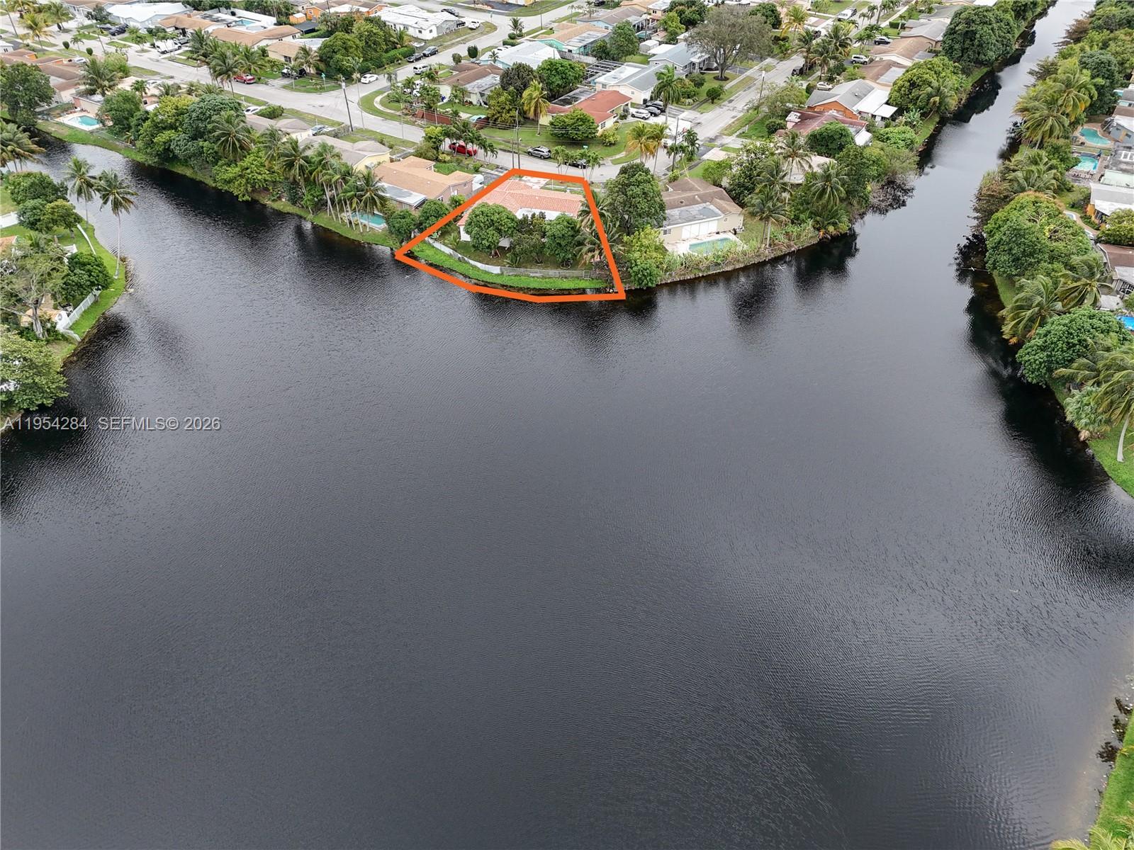 3241 NW 40th St Lauderdale Lakes, FL 33309