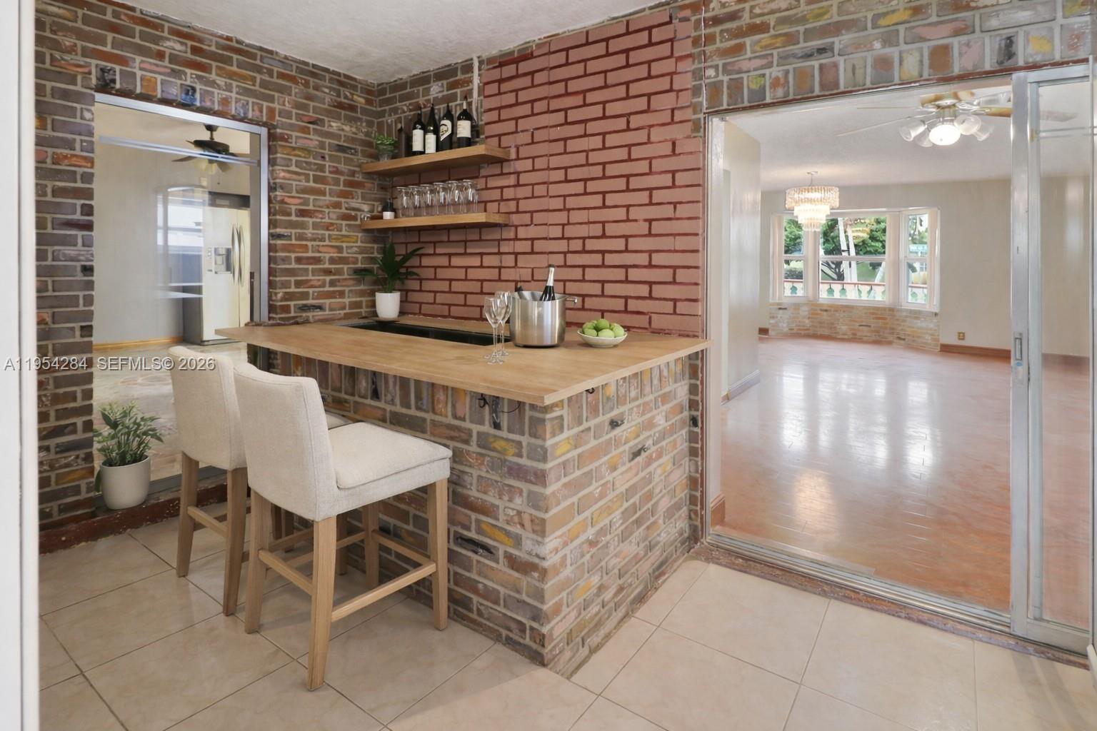 3241 NW 40th St Lauderdale Lakes, FL 33309