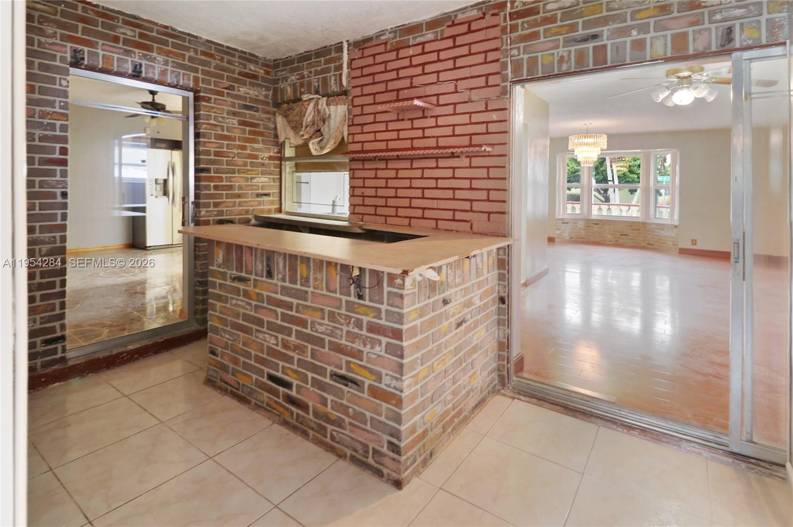 3241 NW 40th St Lauderdale Lakes, FL 33309