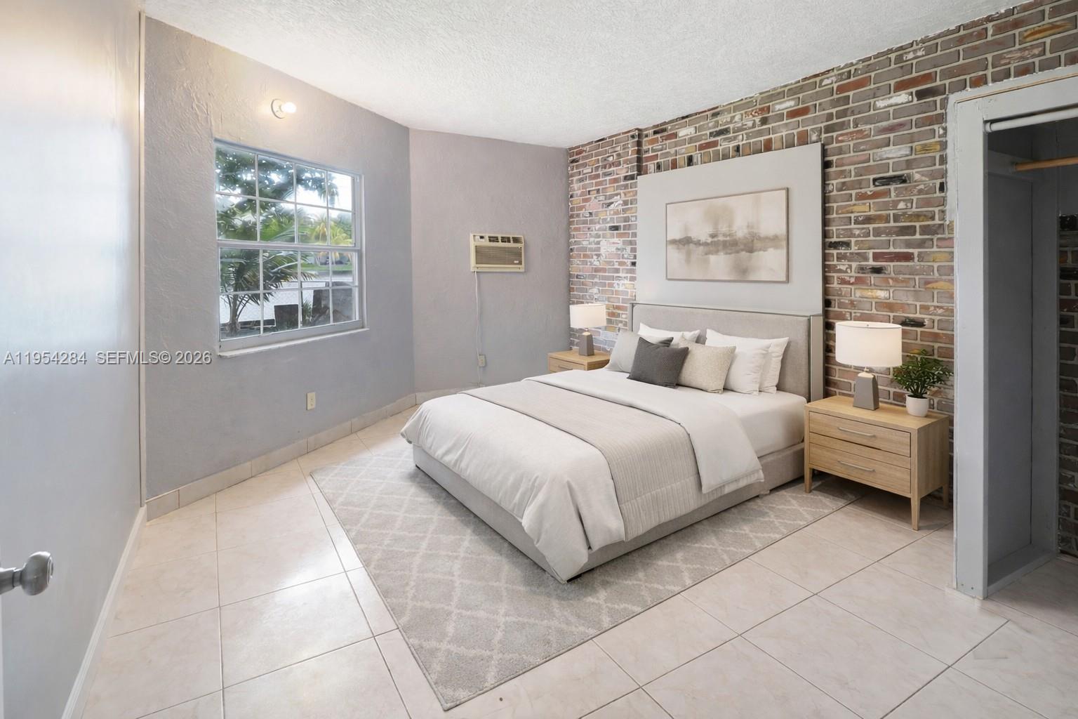 3241 NW 40th St Lauderdale Lakes, FL 33309