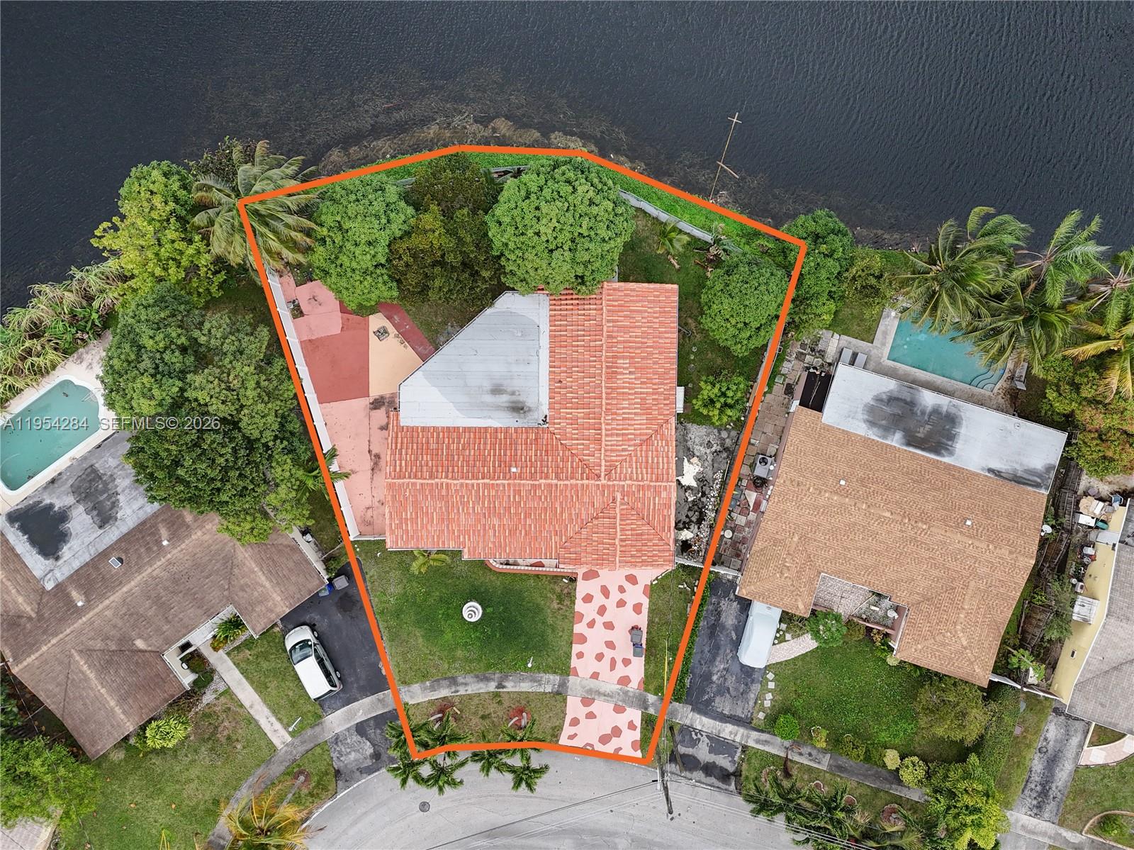 3241 NW 40th St Lauderdale Lakes, FL 33309