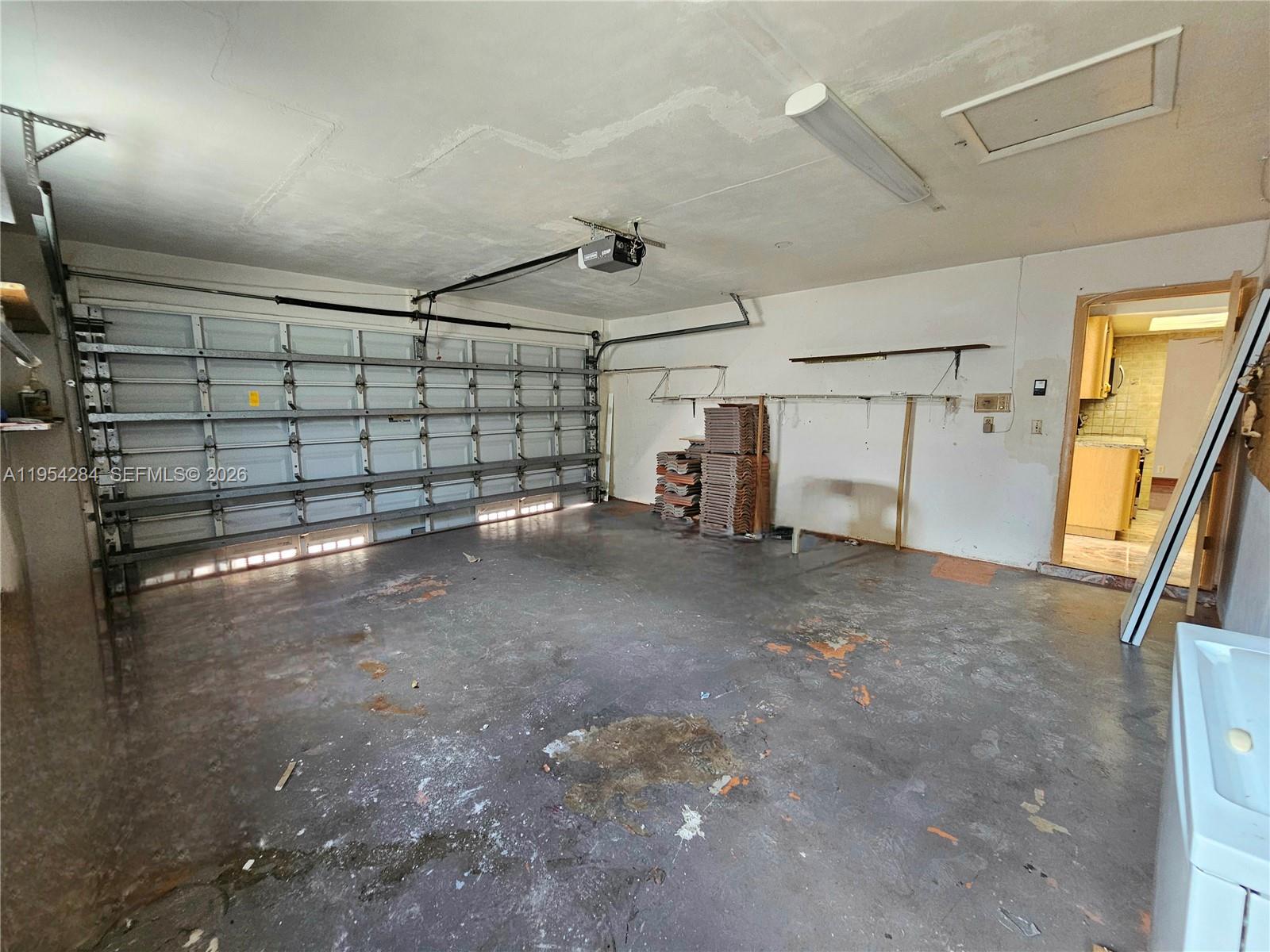 3241 NW 40th St Lauderdale Lakes, FL 33309