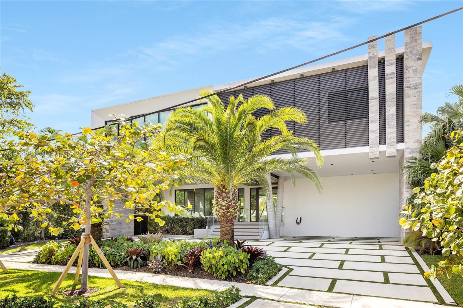 13190 Biscayne Bay Ter North Miami, FL 33181