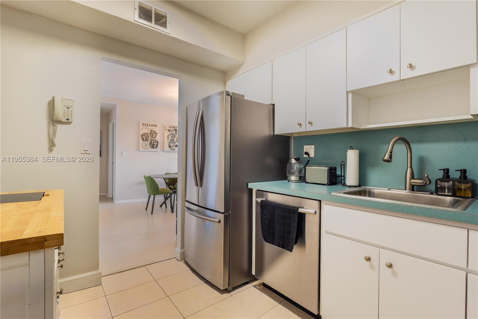 image Arlen House Condo6