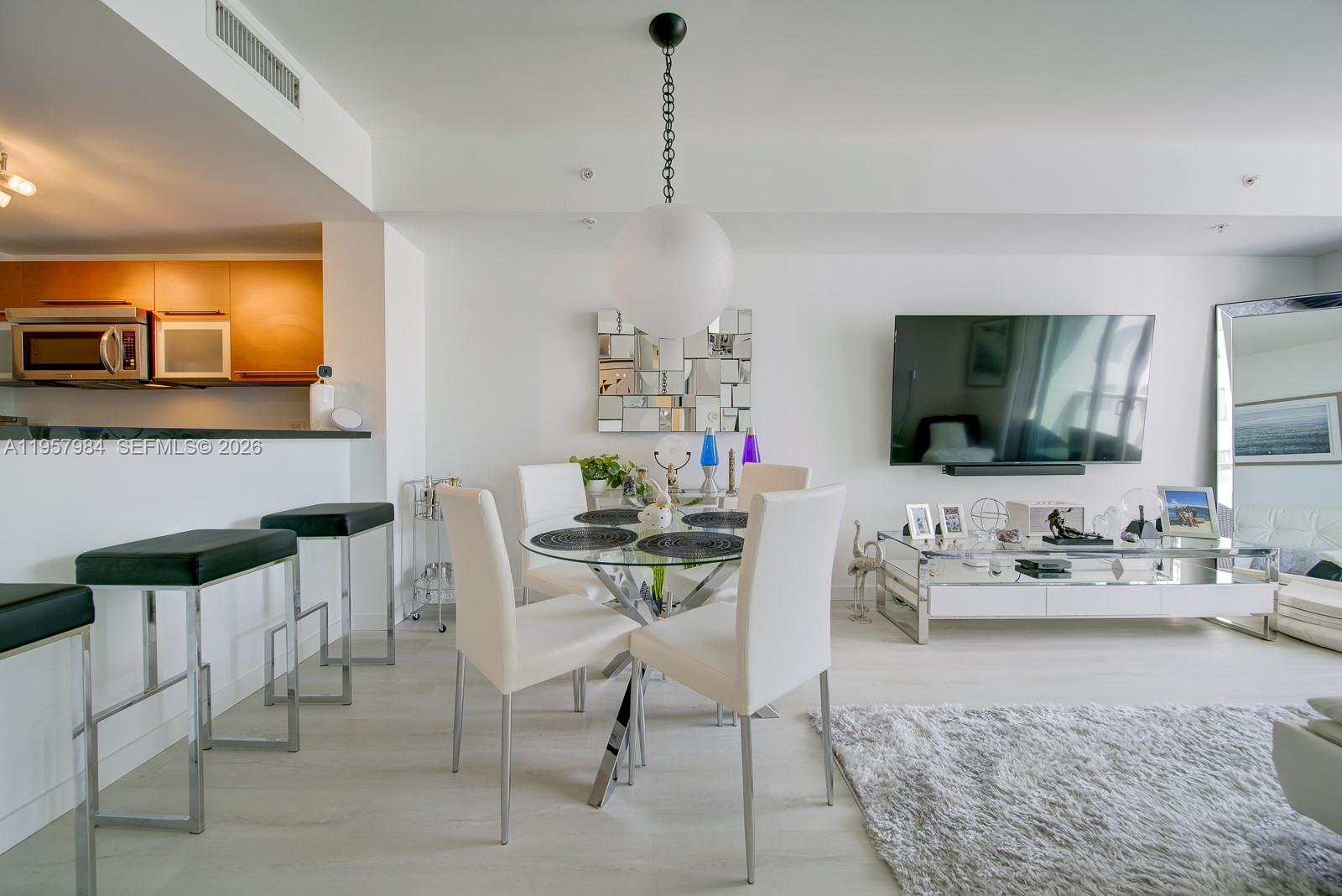 image Vizcayne North30