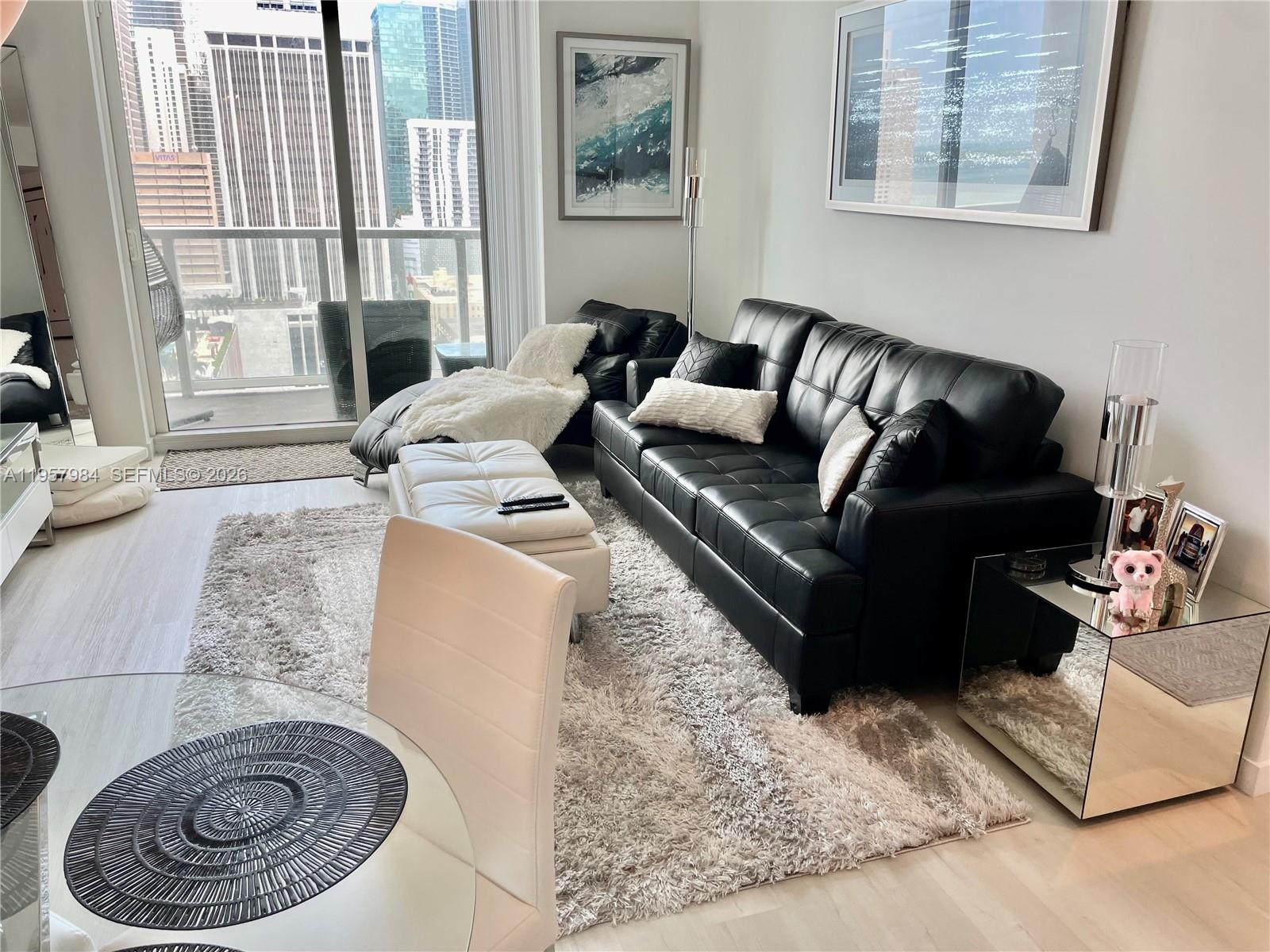 image Vizcayne North6