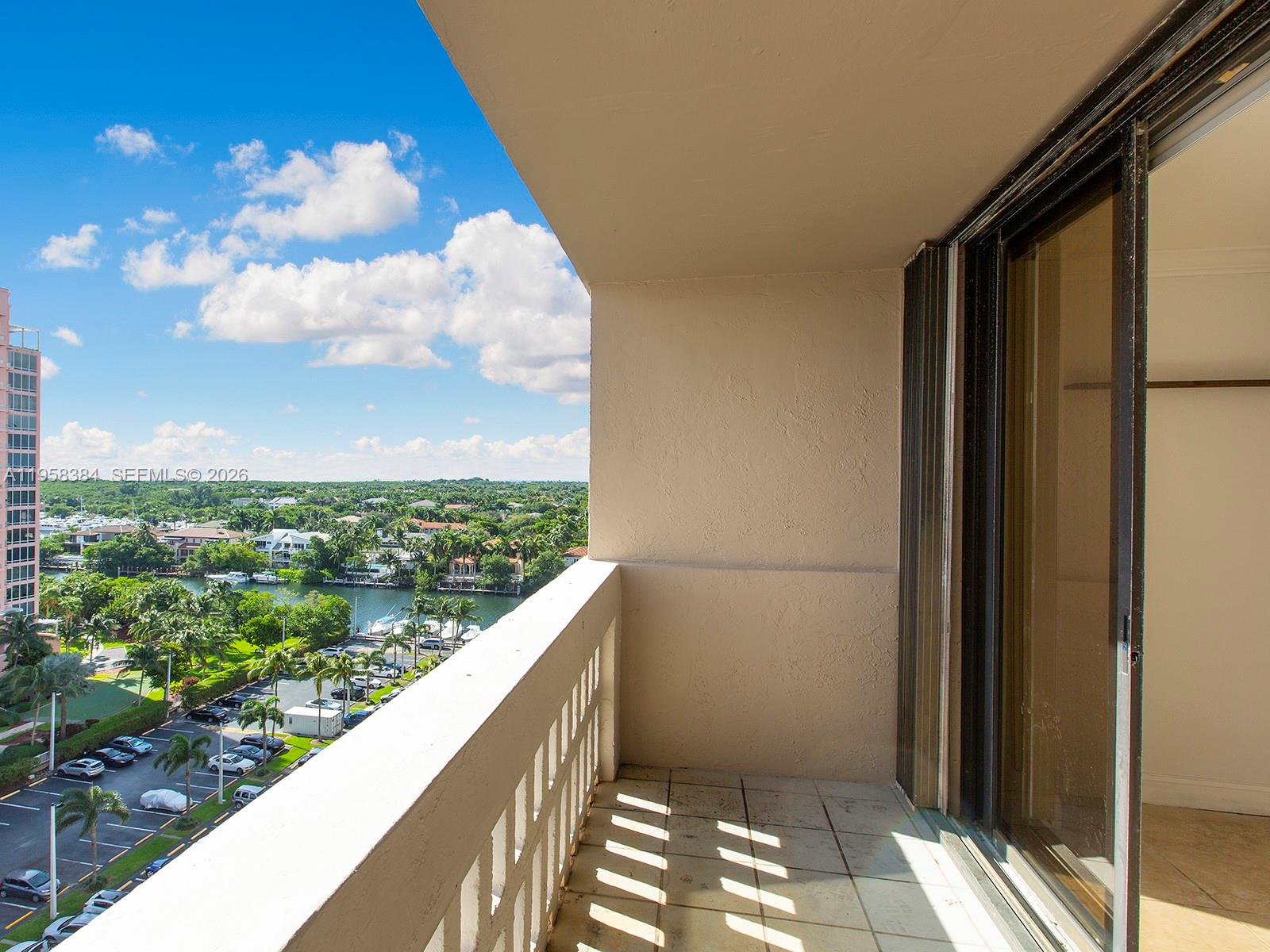 90 Edgewater Dr #1206 Coral Gables, FL 33133