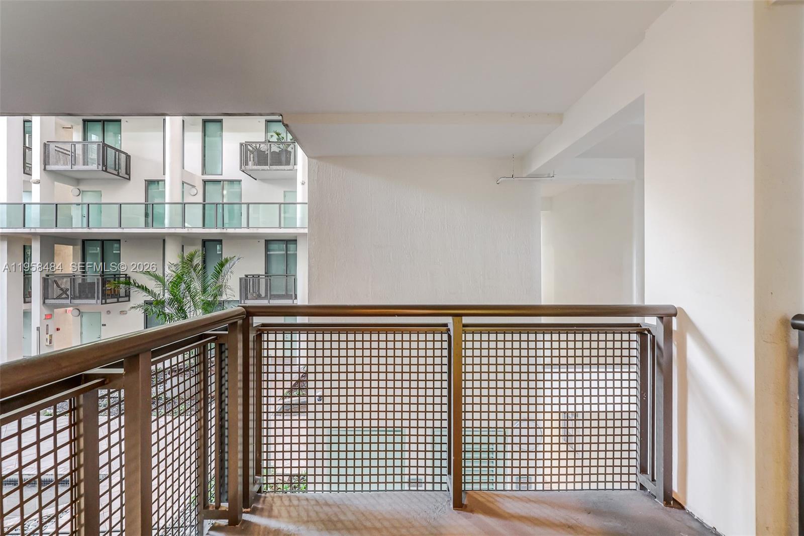 6000 Collins Ave #112 Miami Beach, FL 33140