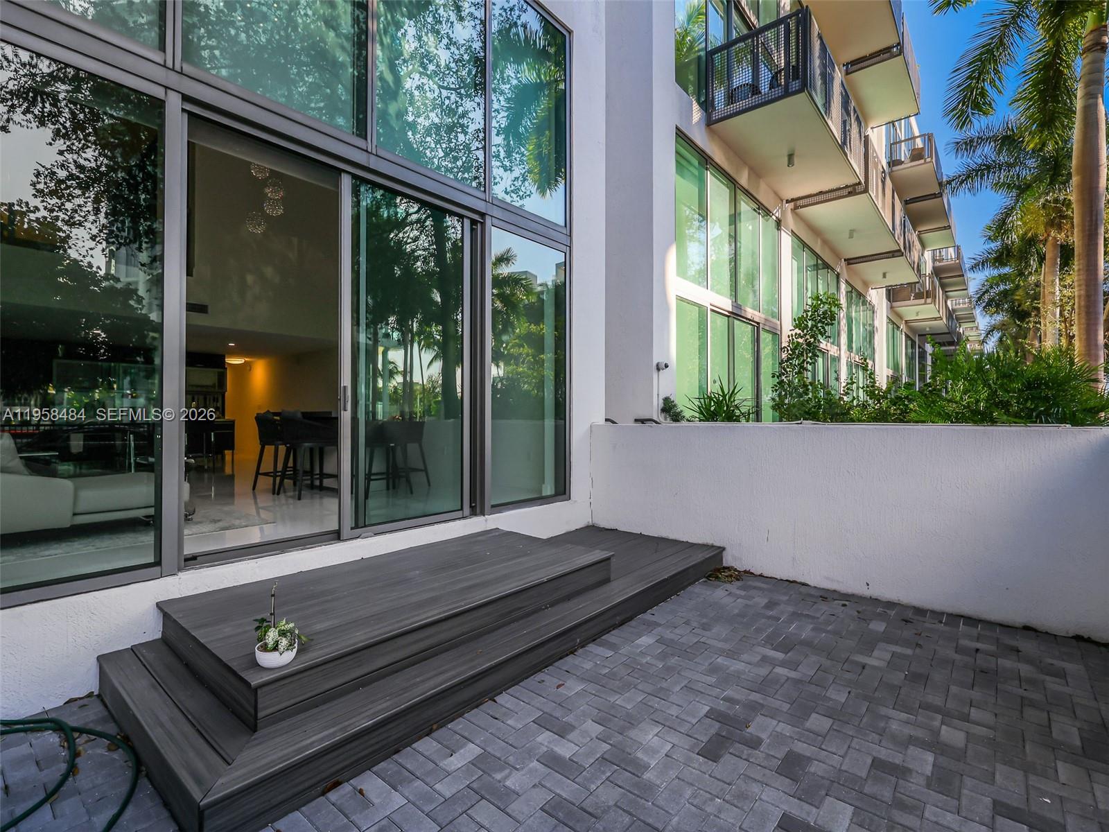 6000 Collins Ave #112 Miami Beach, FL 33140