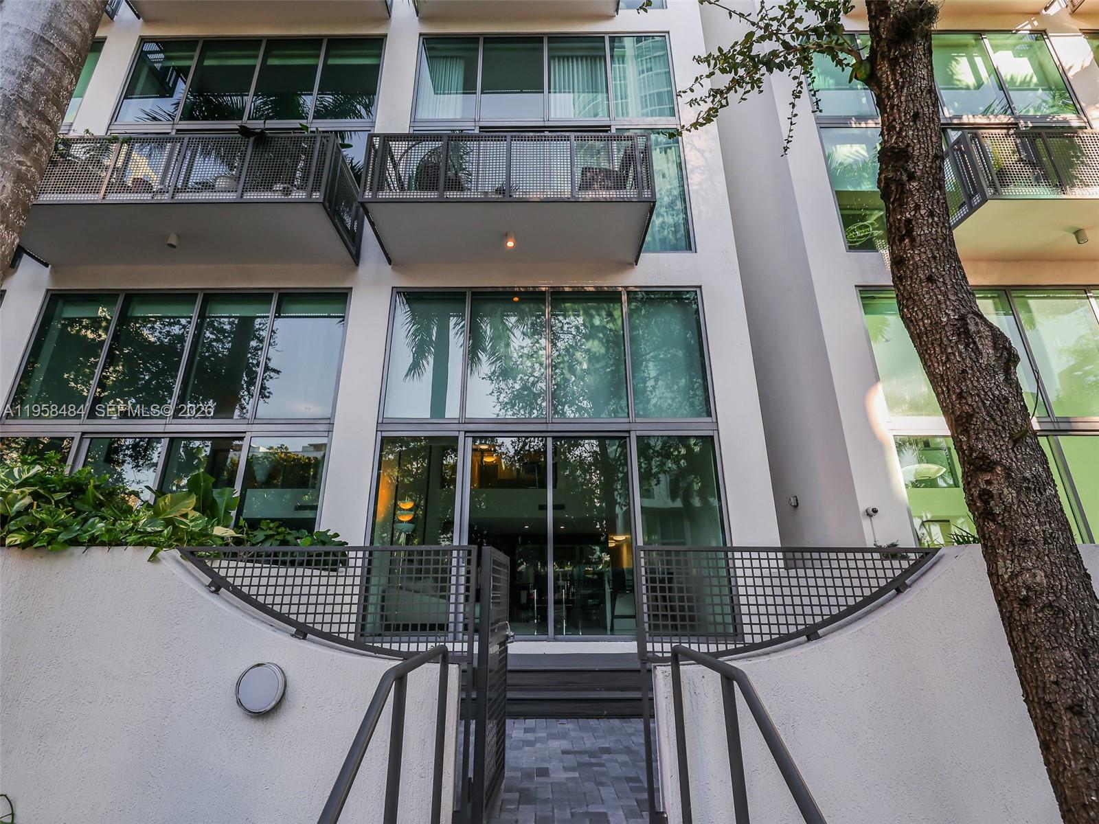 6000 Collins Ave #112 Miami Beach, FL 33140