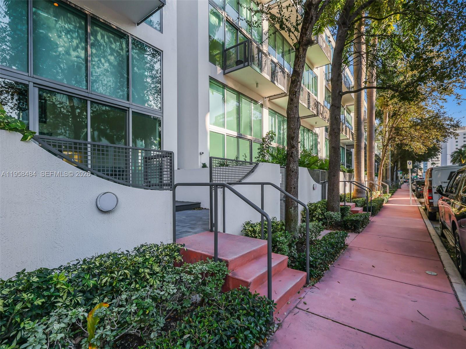 6000 Collins Ave #112 Miami Beach, FL 33140