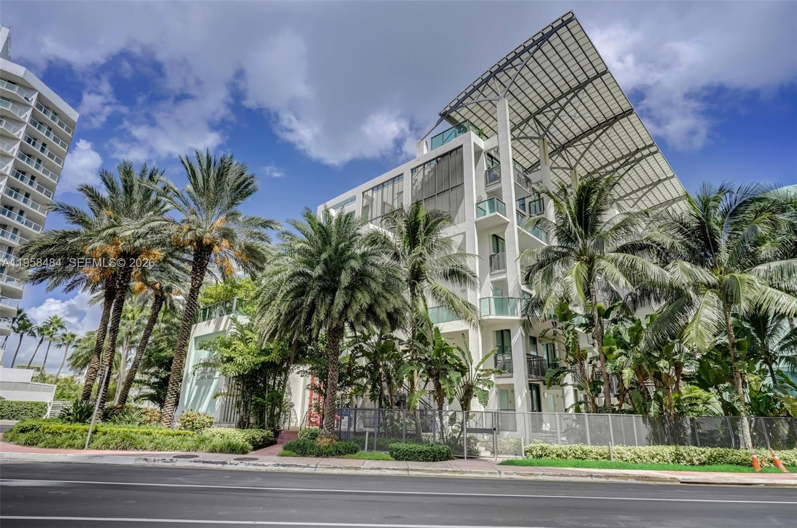 6000 Collins Ave #112 Miami Beach, FL 33140