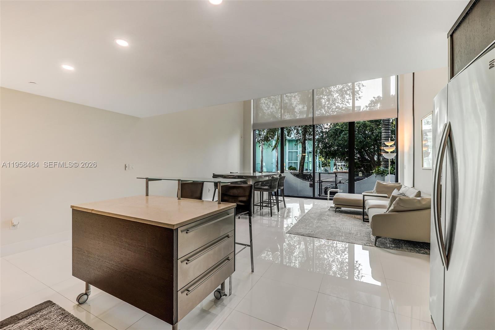 6000 Collins Ave #112 Miami Beach, FL 33140