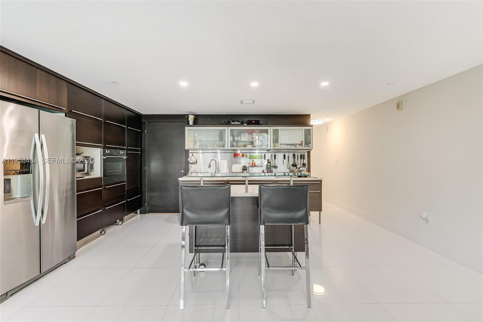 6000 Collins Ave #112 Miami Beach, FL 33140