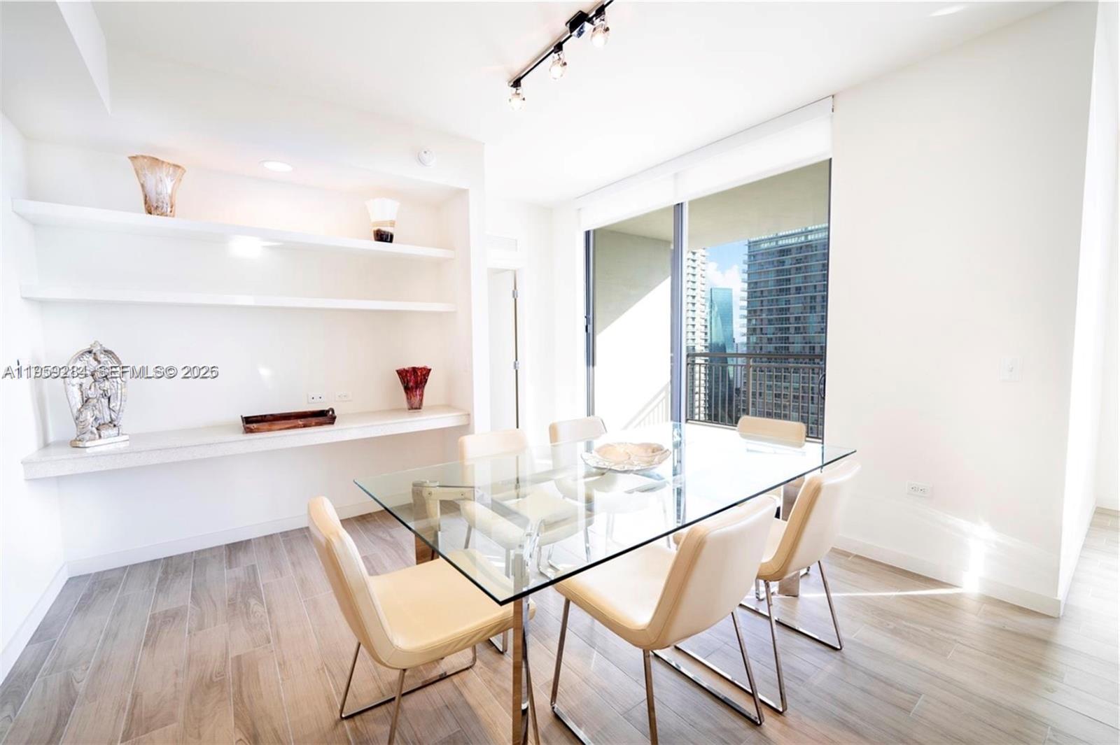 image Nine at Mary Brickell Village9