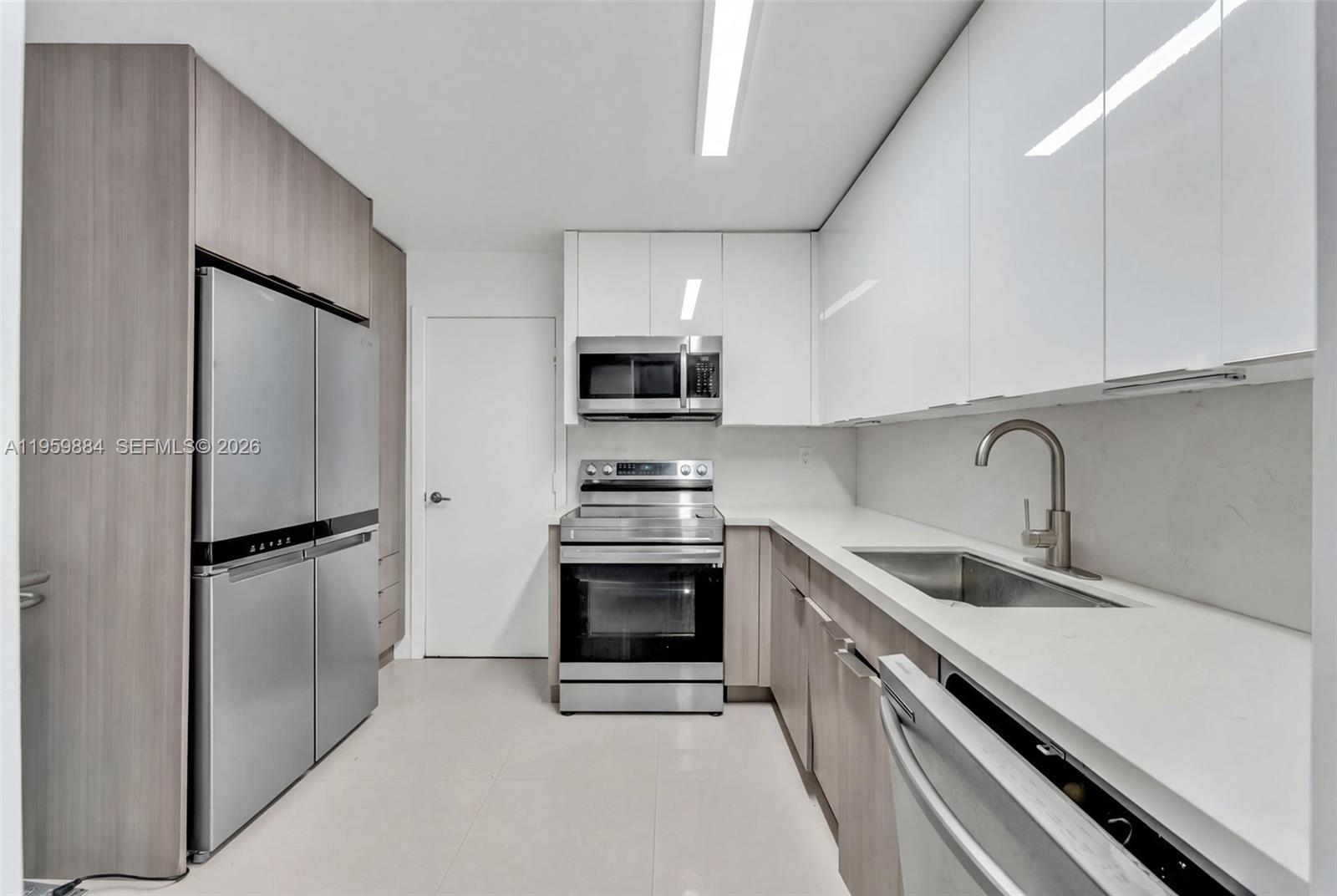 9500 W Bay Hbr Dr #2H Bay Harbor Islands, FL 33154