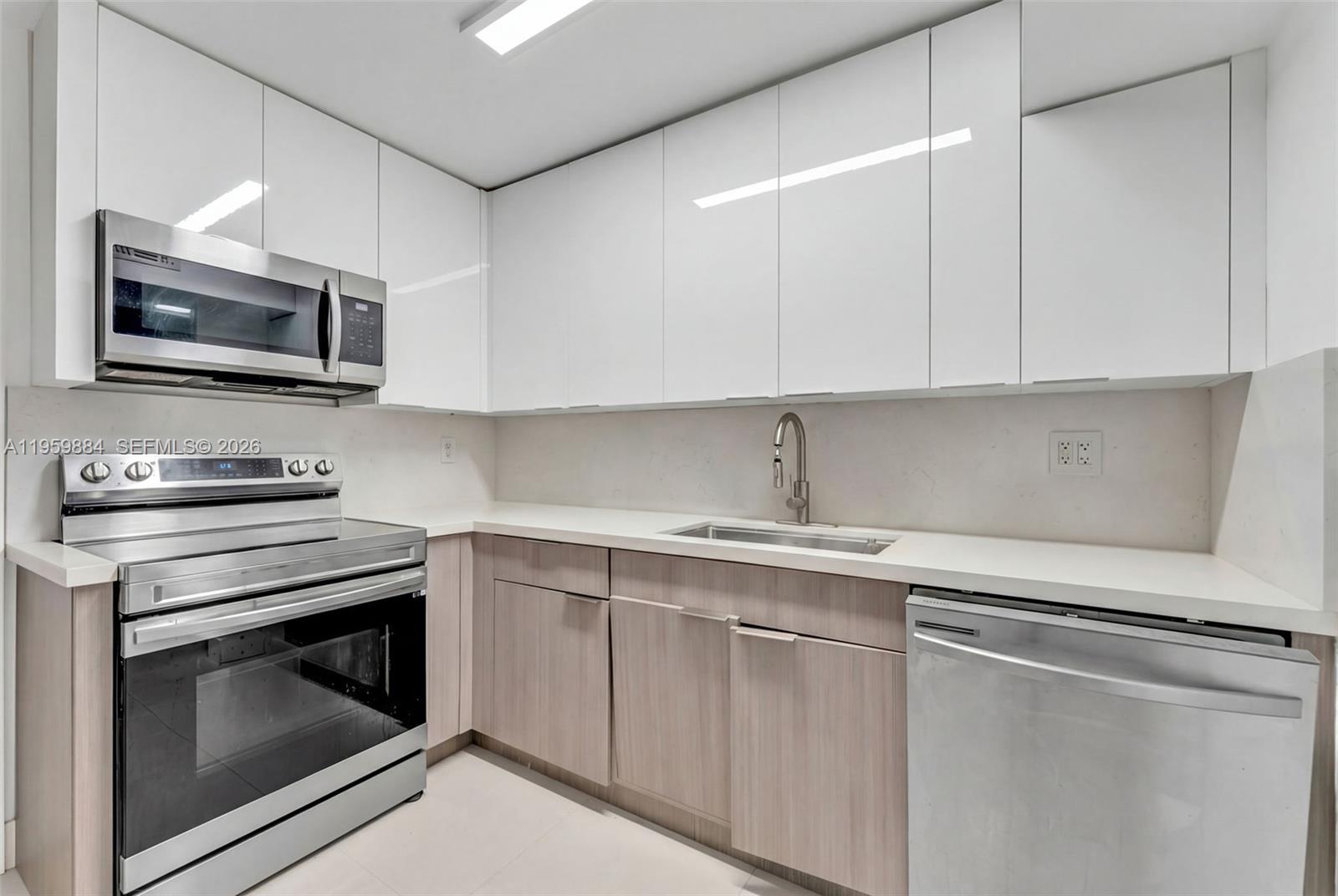 9500 W Bay Hbr Dr #2H Bay Harbor Islands, FL 33154