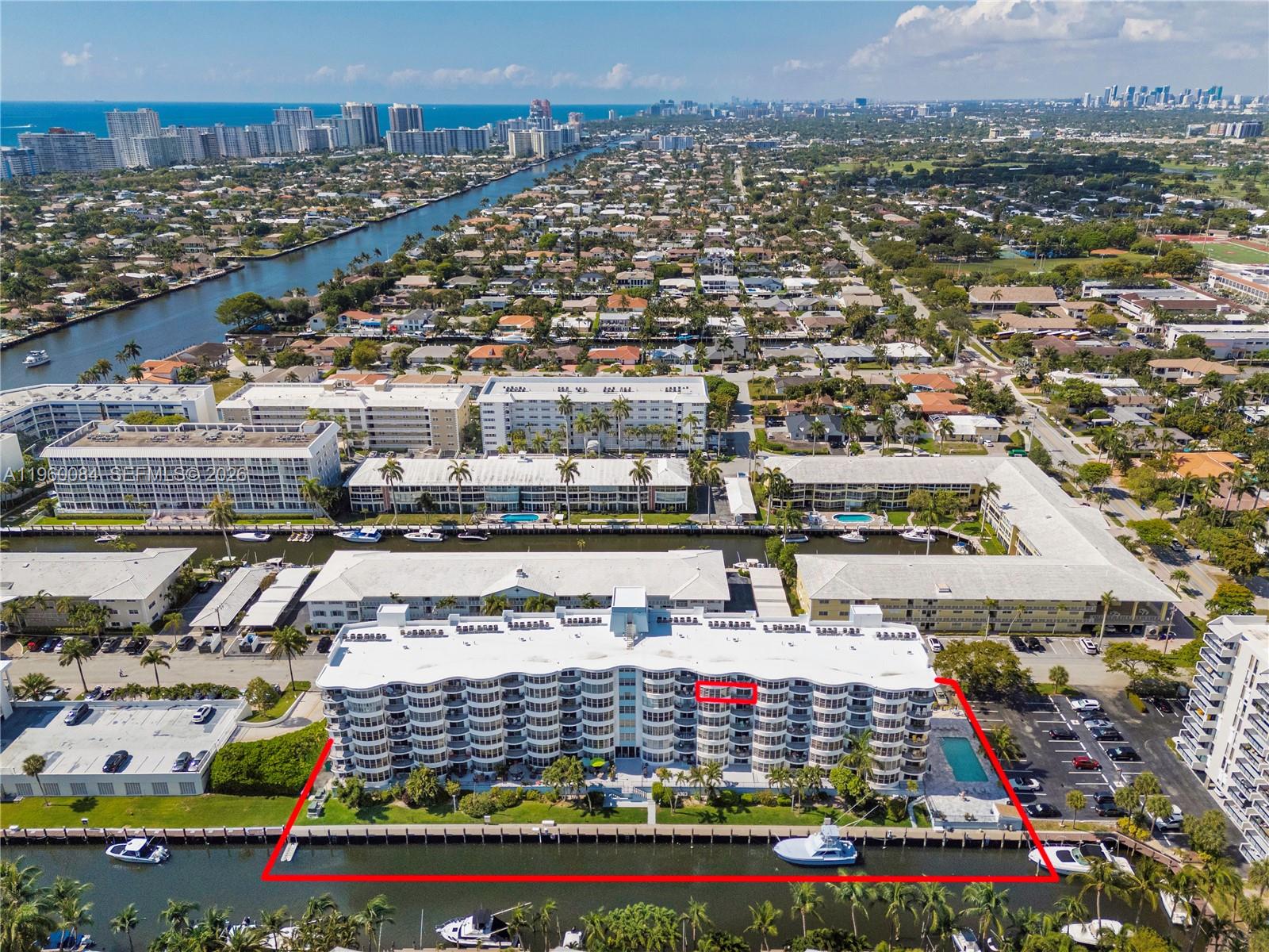 3051 NE 48th St #604