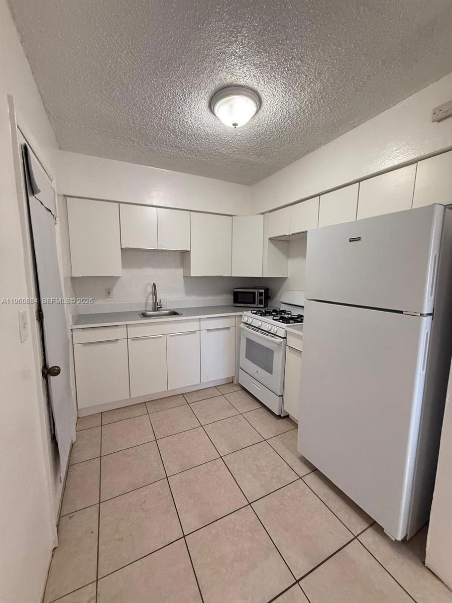 16851 NE 18th Ave #212 North Miami Beach, FL 33162