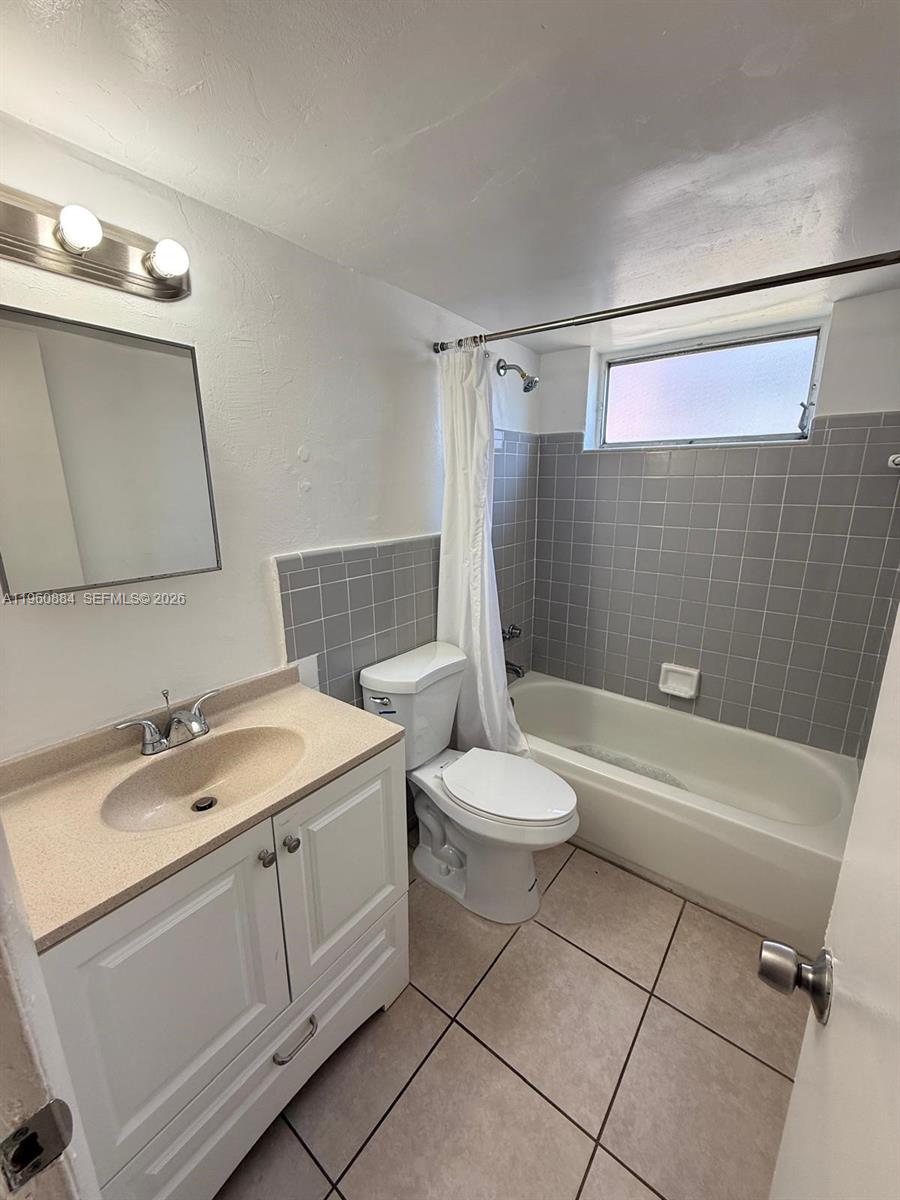 16851 NE 18th Ave #212 North Miami Beach, FL 33162