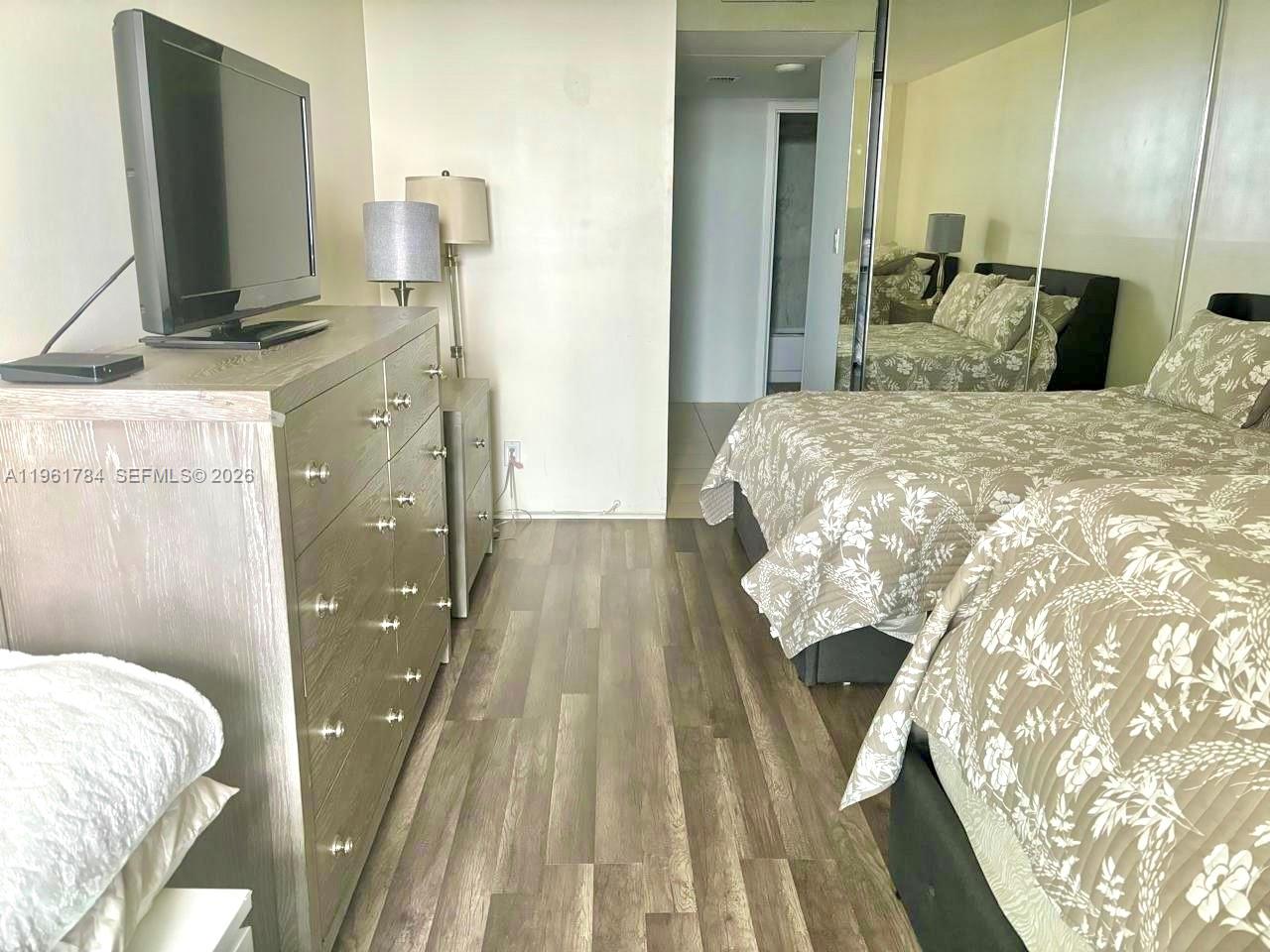 image Arlen House East6