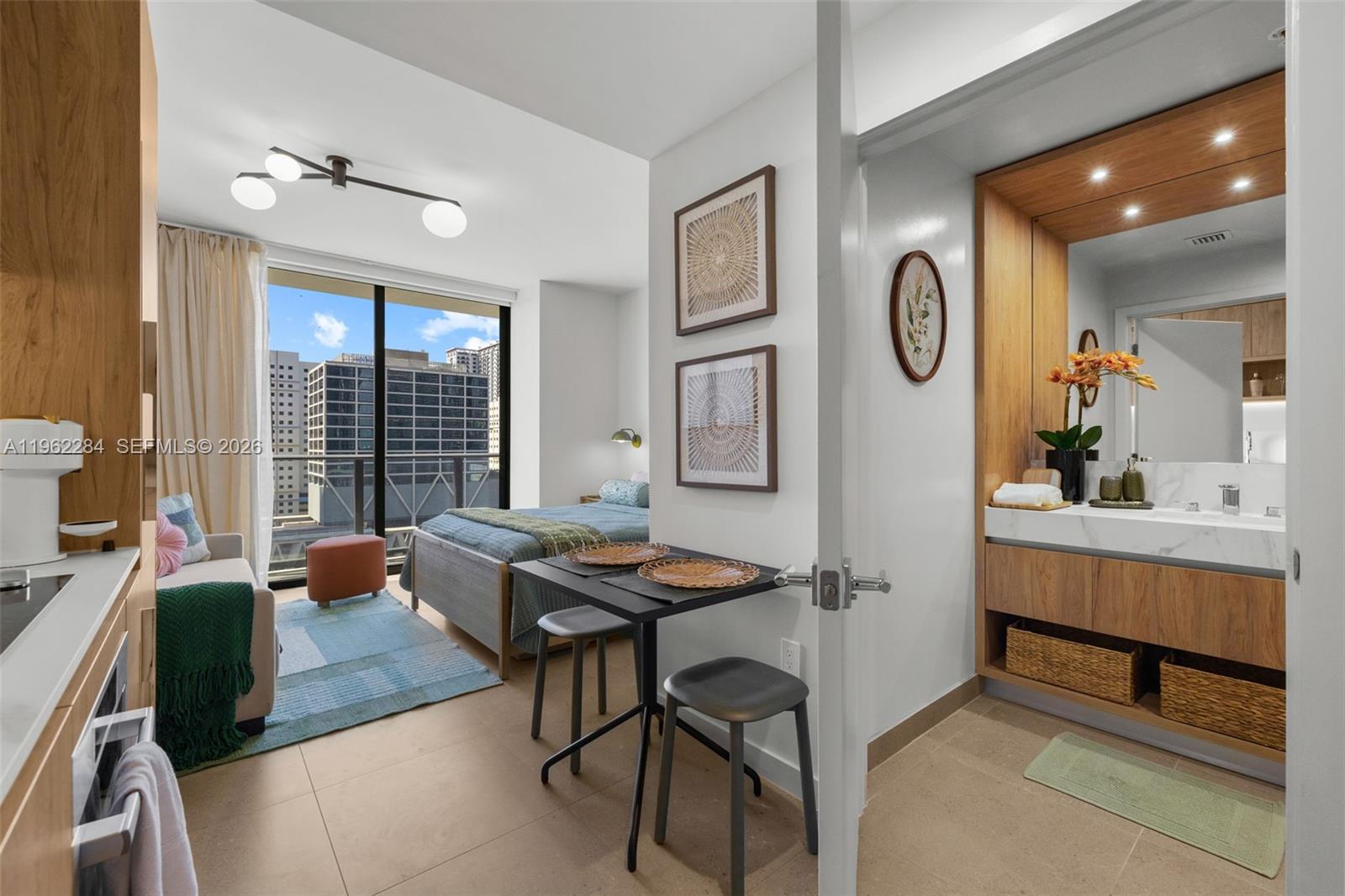 image The Crosby Miami Worldcenter0