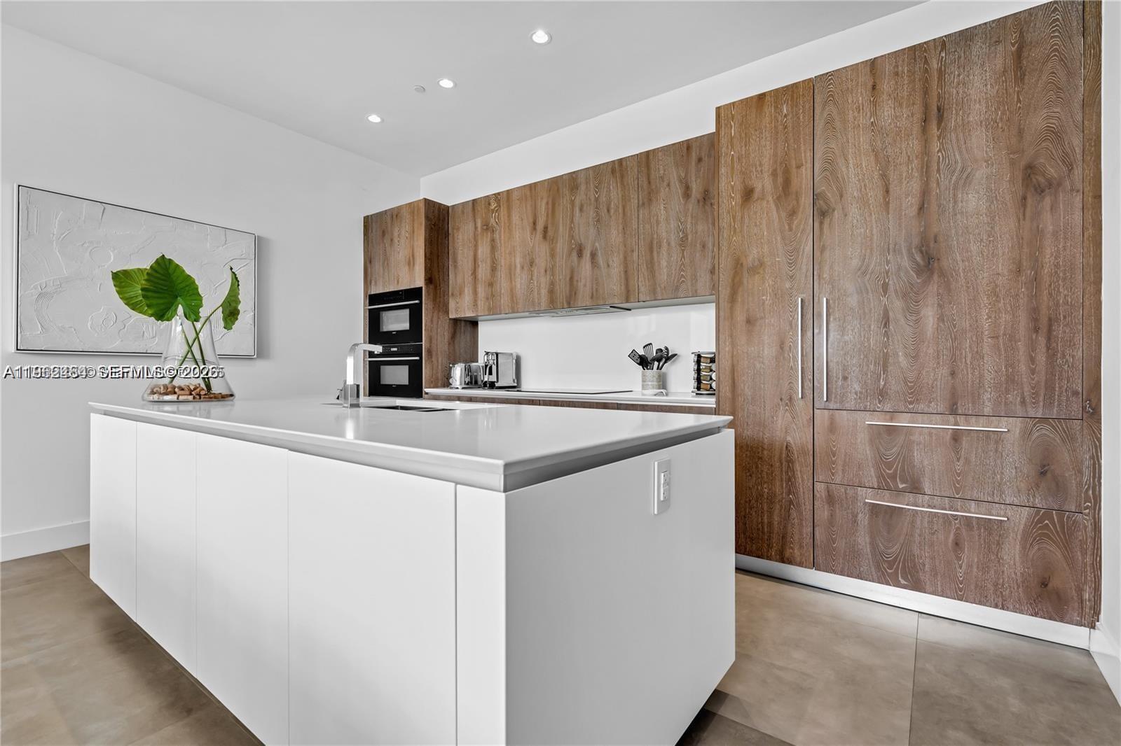 650 NE 32nd St #BH6 Miami, FL 33137