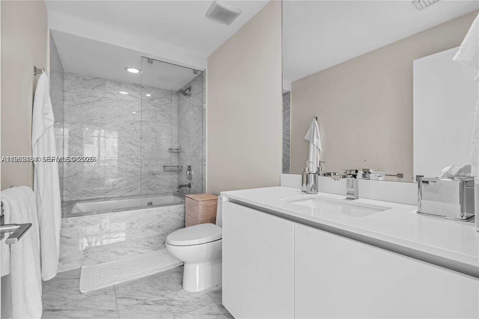 650 NE 32nd St #BH6 Miami, FL 33137