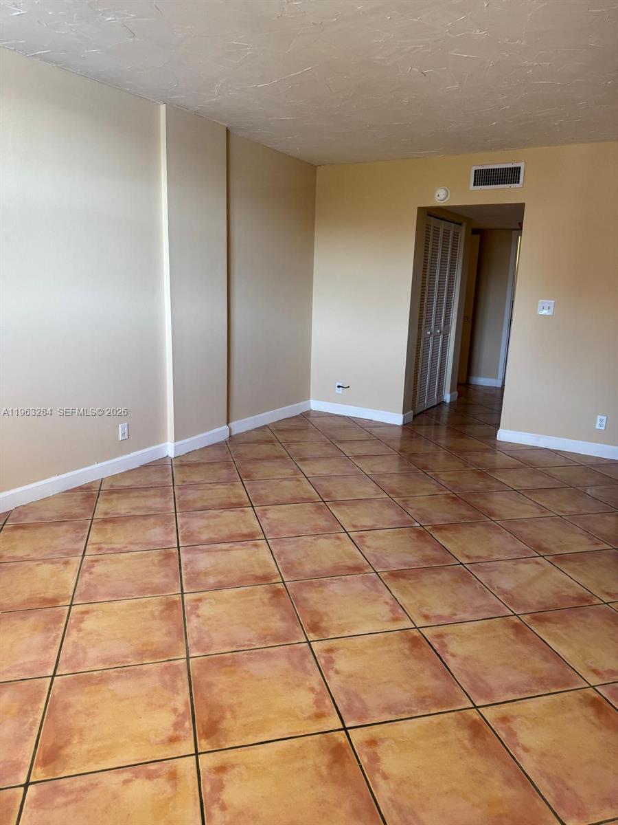 1900 Diana Dr #3C Hallandale Beach, FL 33009