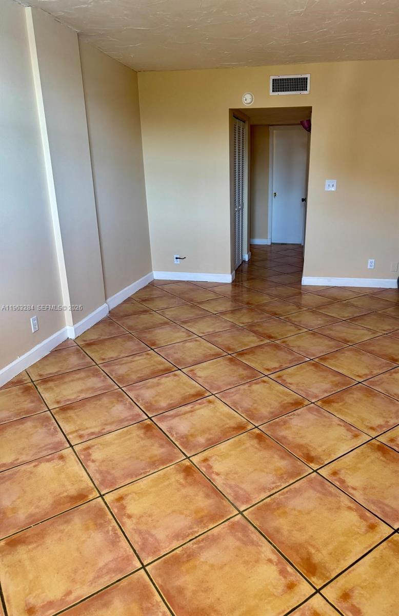 1900 Diana Dr #3C Hallandale Beach, FL 33009