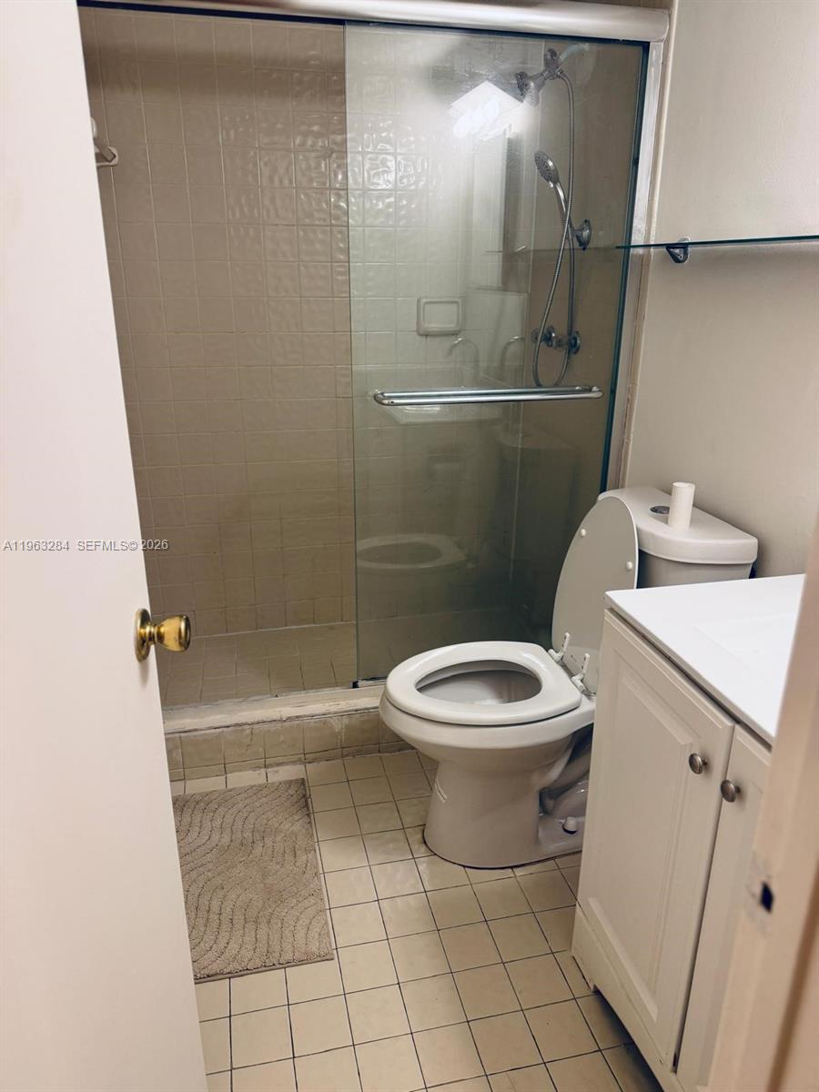 1900 Diana Dr #3C Hallandale Beach, FL 33009