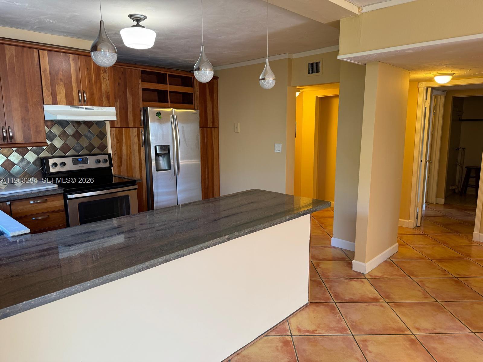 1900 Diana Dr #3C Hallandale Beach, FL 33009