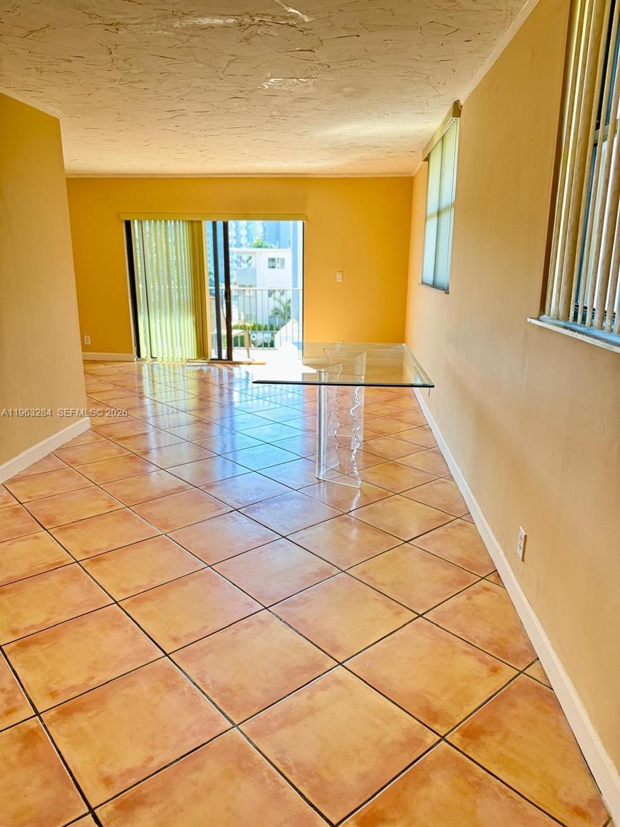 1900 Diana Dr #3C Hallandale Beach, FL 33009