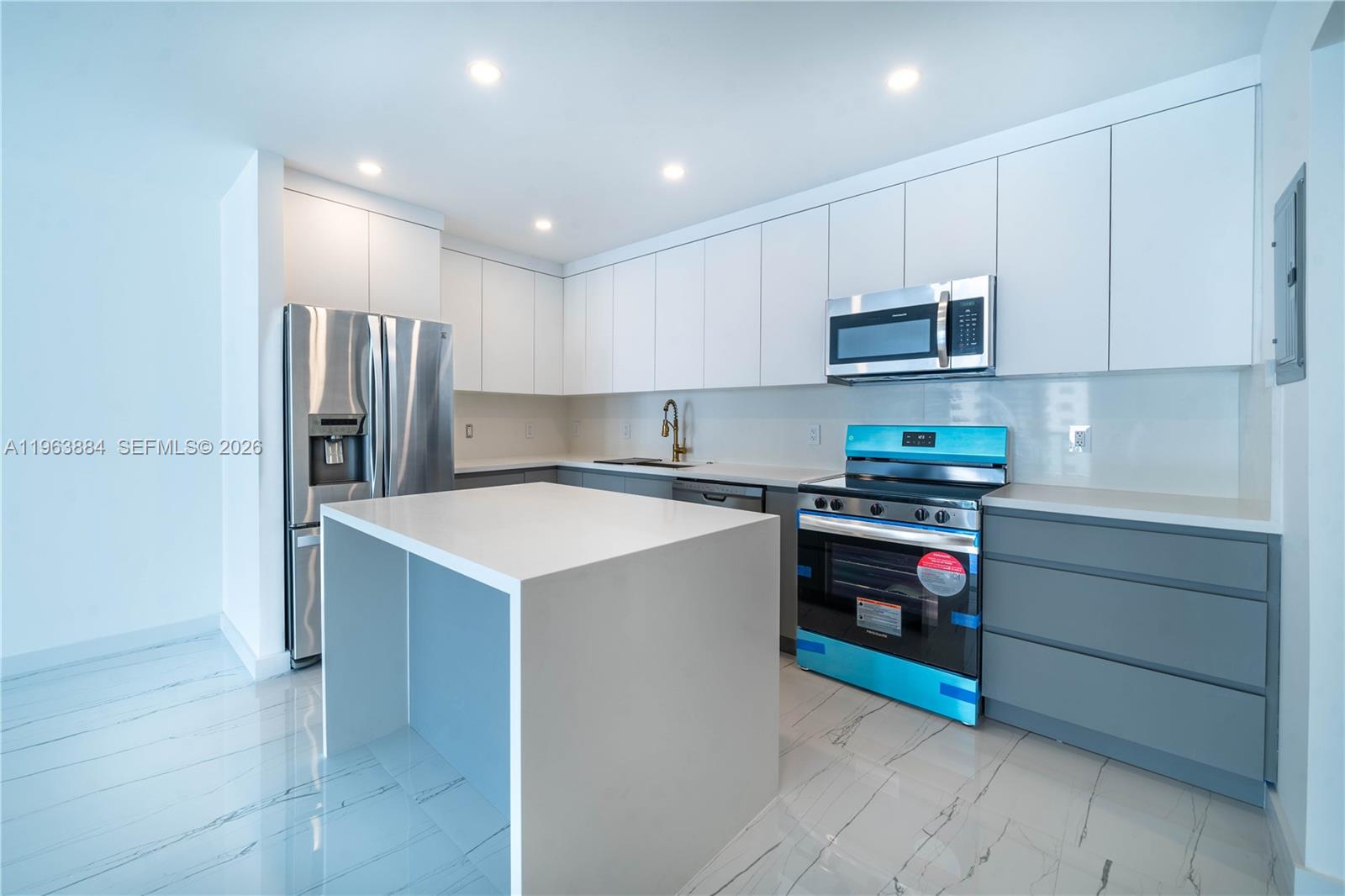 19380 Collins Ave #1105