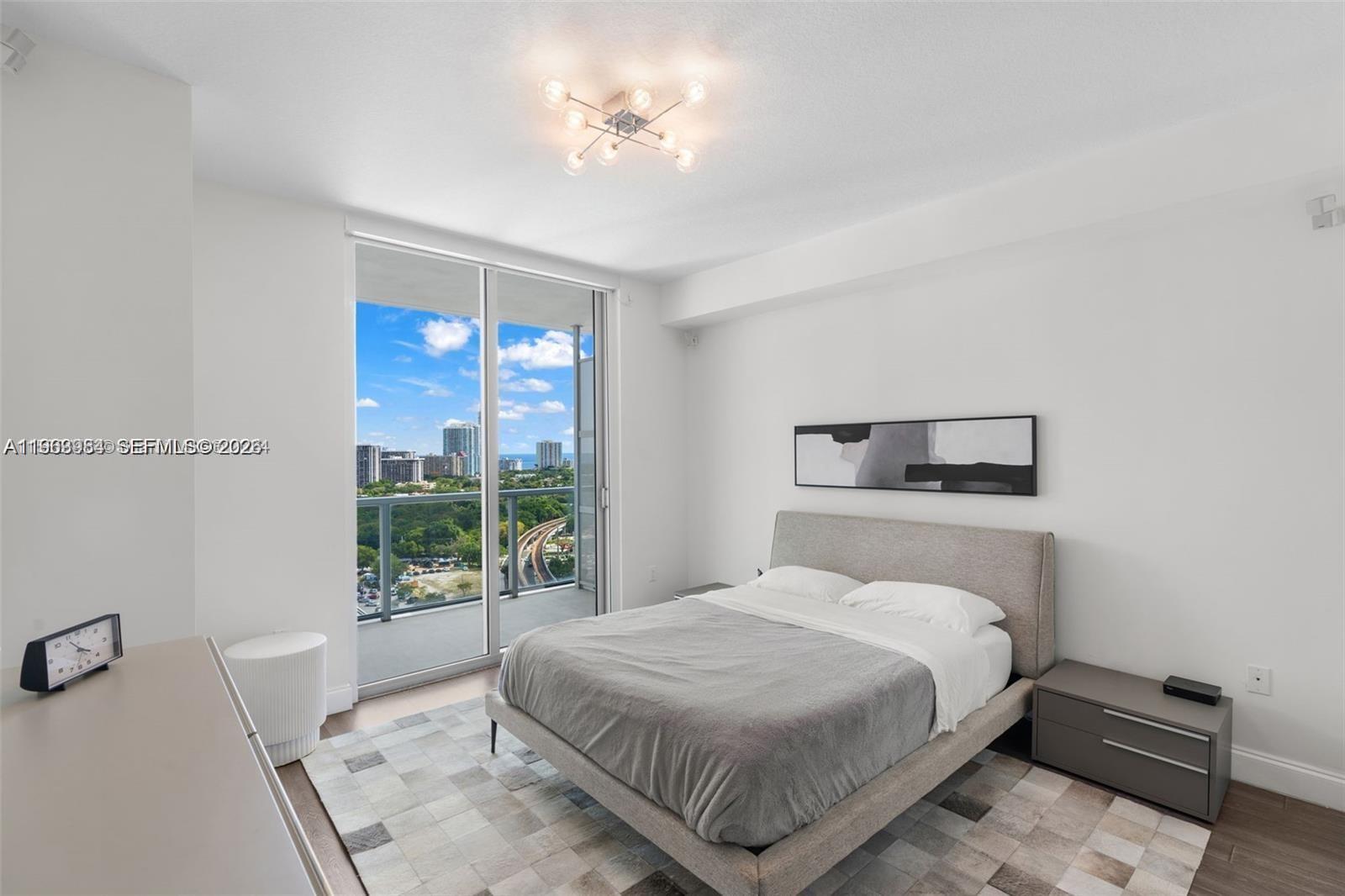 image Axis on Brickell South16