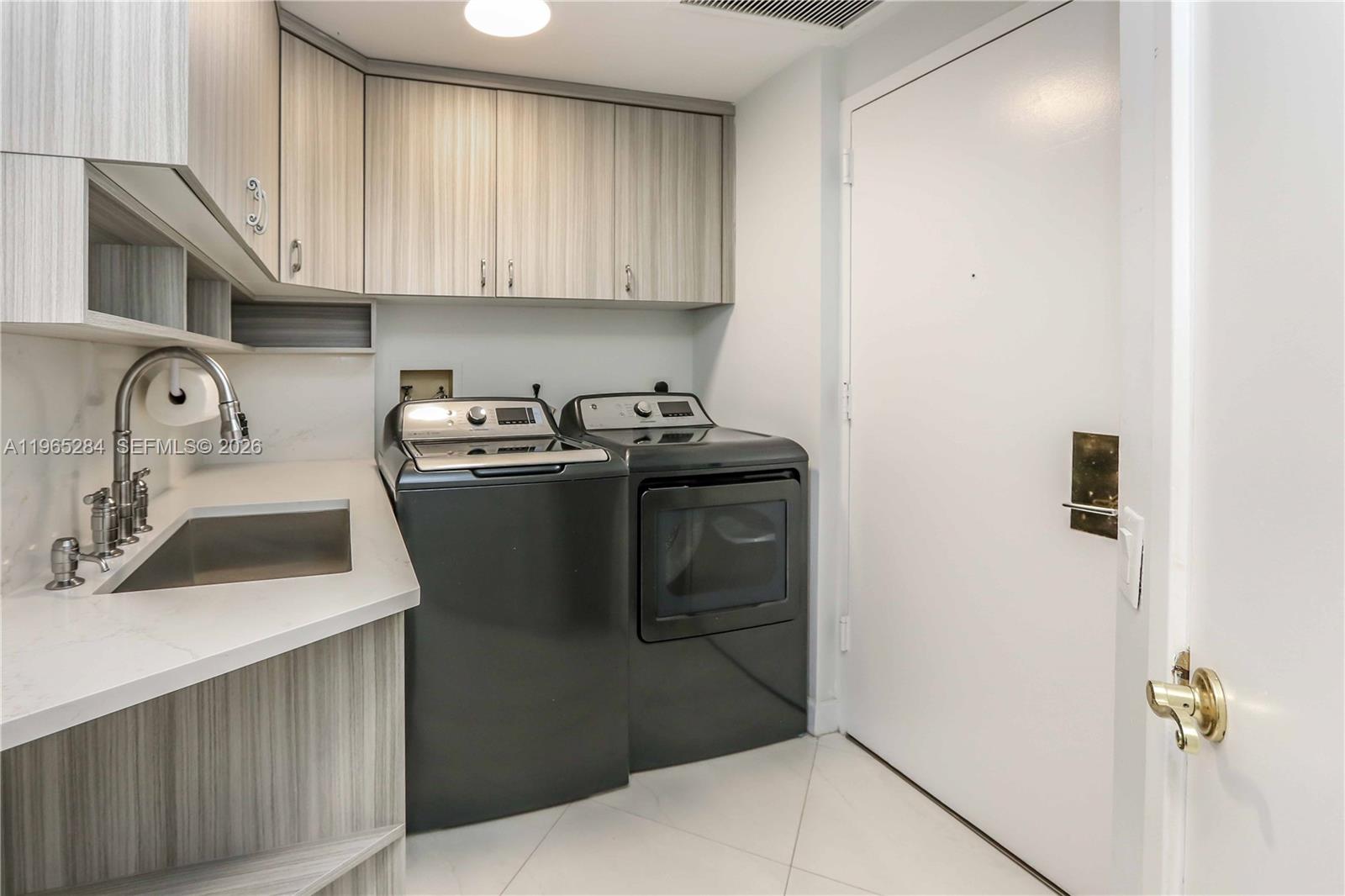 image One Island Place I19