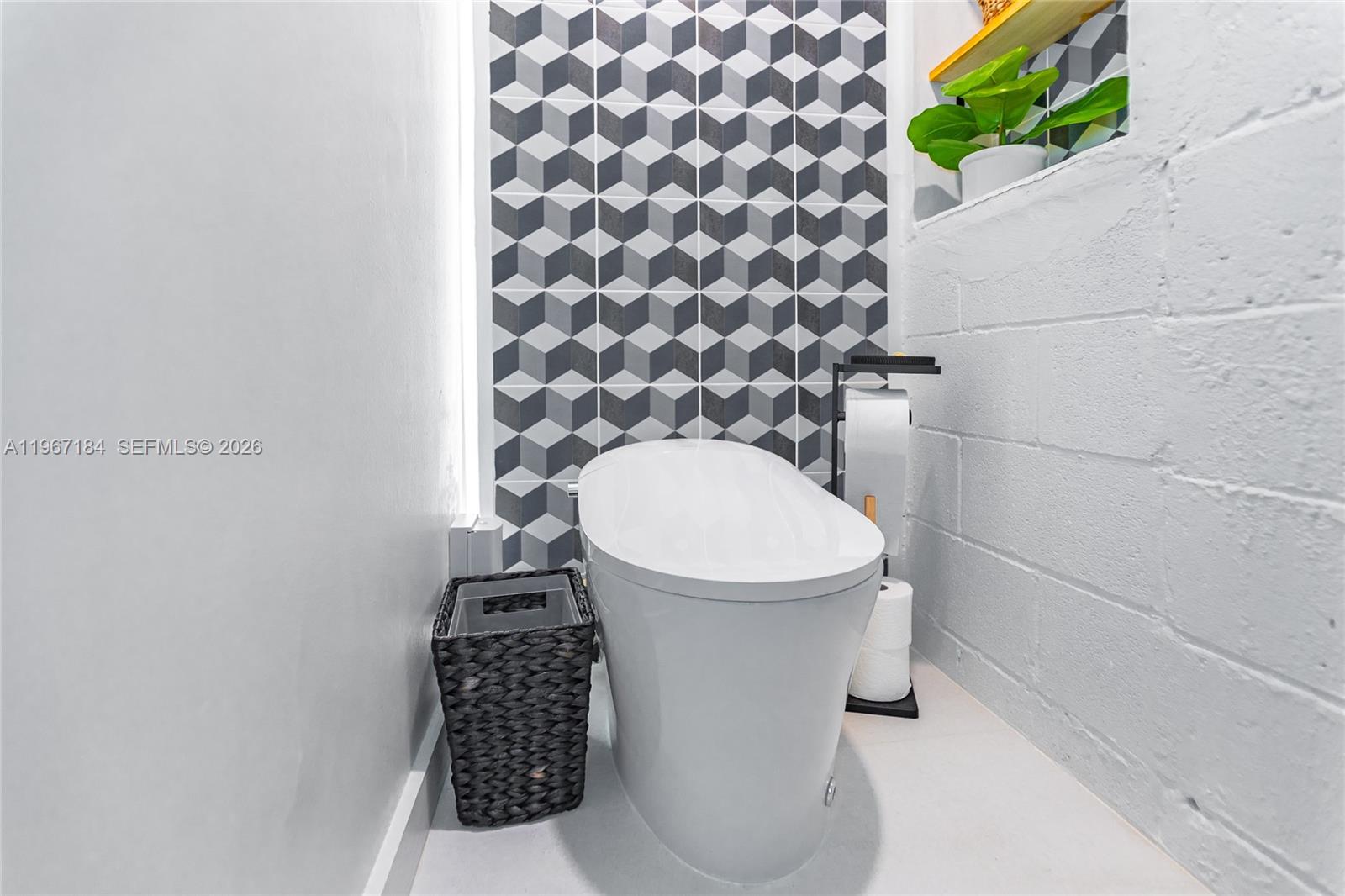 814 Monterey St Coral Gables, FL 33134