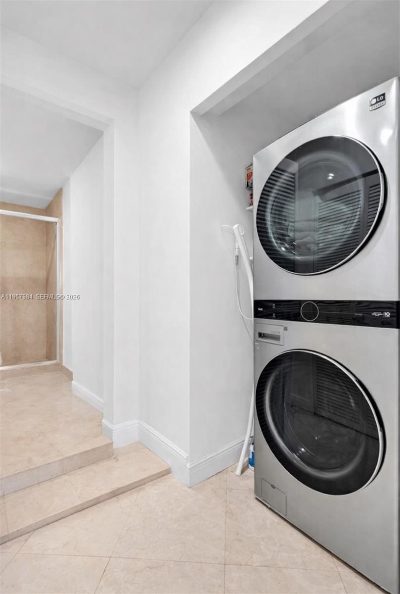 781 Crandon Blvd #106 Key Biscayne, FL 33149