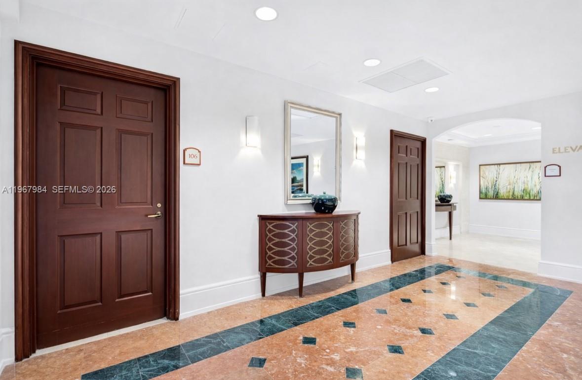 781 Crandon Blvd #106 Key Biscayne, FL 33149