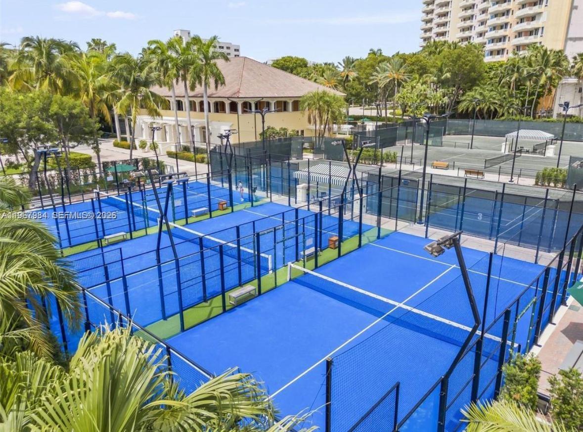 781 Crandon Blvd #106 Key Biscayne, FL 33149