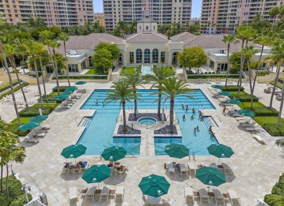 781 Crandon Blvd #106 Key Biscayne, FL 33149