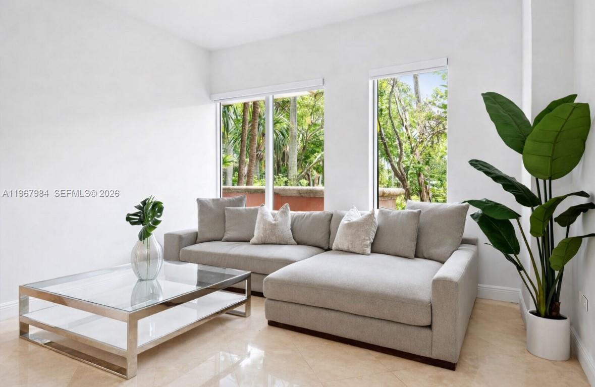 781 Crandon Blvd #106 Key Biscayne, FL 33149