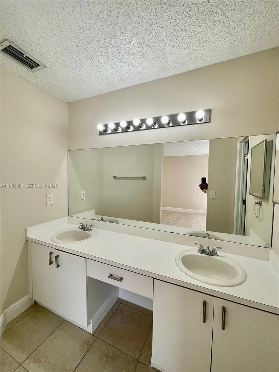13772 SW 145th Ter #13772 Miami, FL 33186