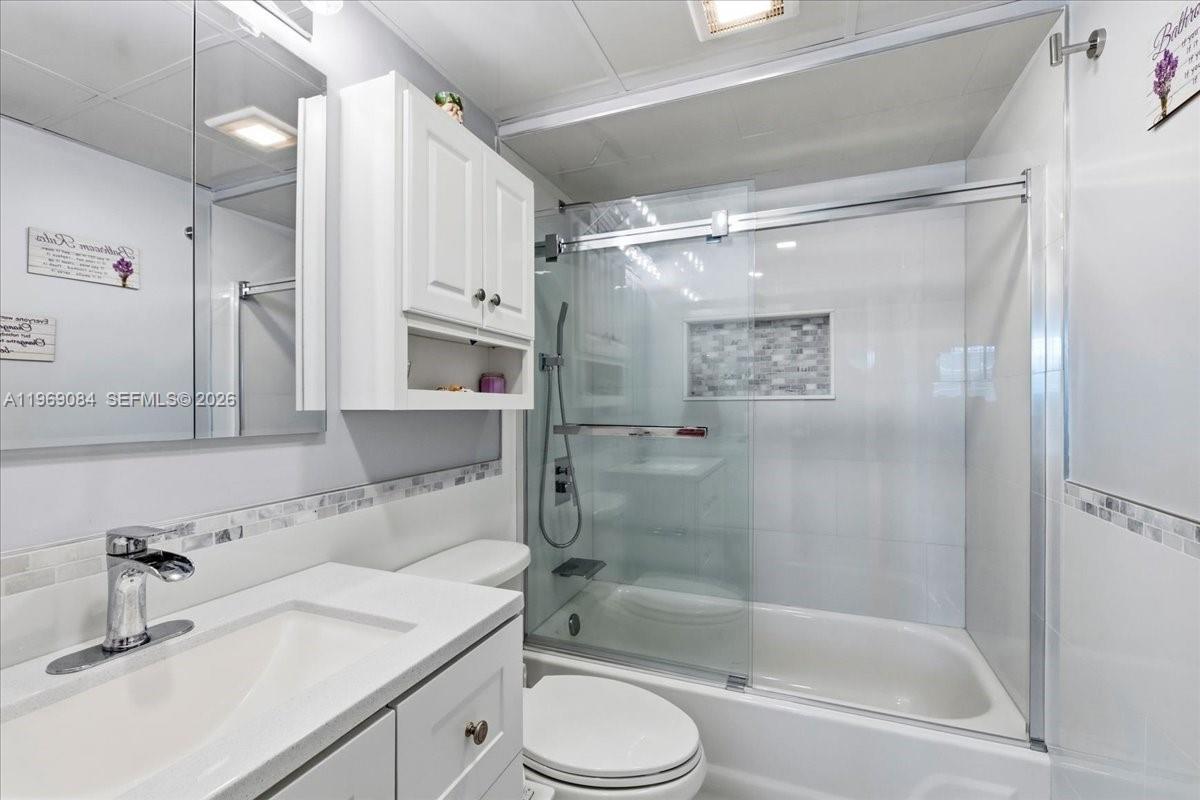 3201 NE 8th St #405 Pompano Beach, FL 33062