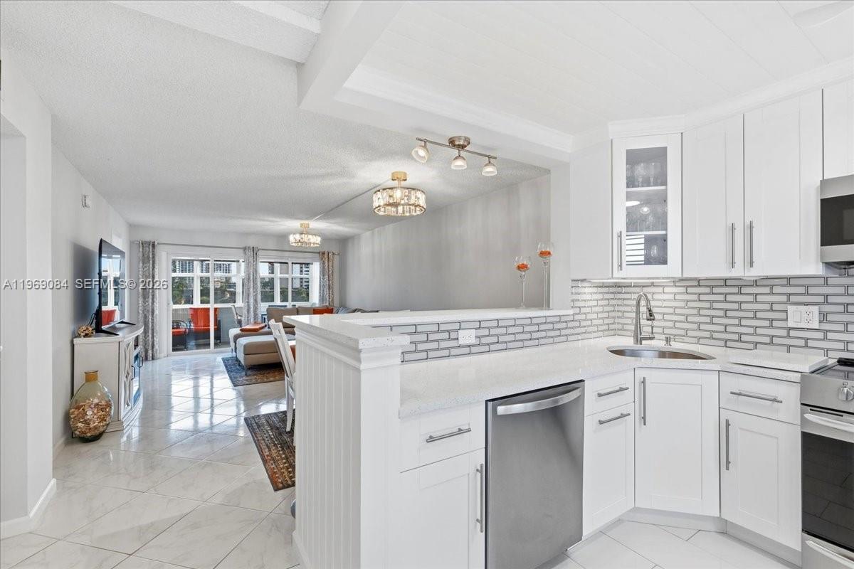 3201 NE 8th St #405 Pompano Beach, FL 33062