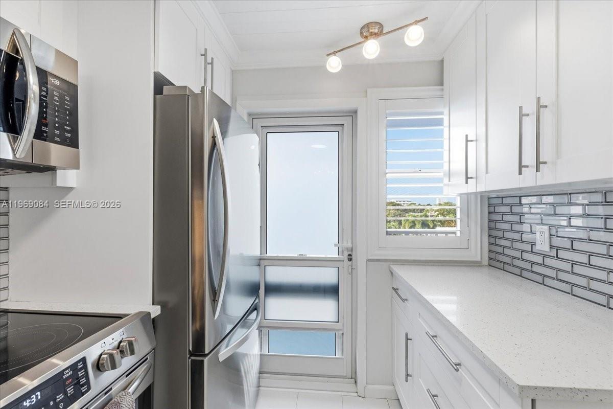 3201 NE 8th St #405 Pompano Beach, FL 33062