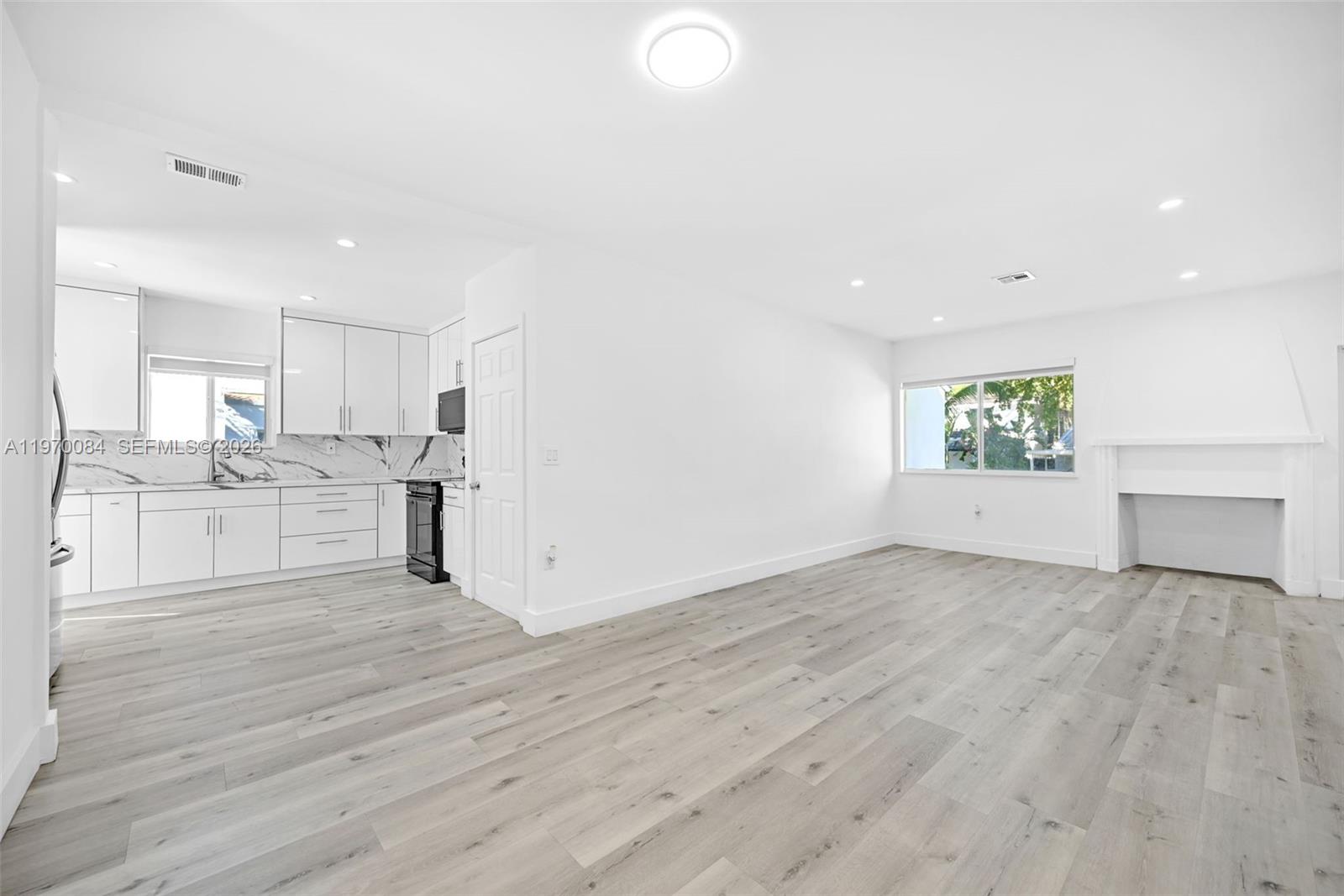 876 NE 81st St Miami, FL 33138