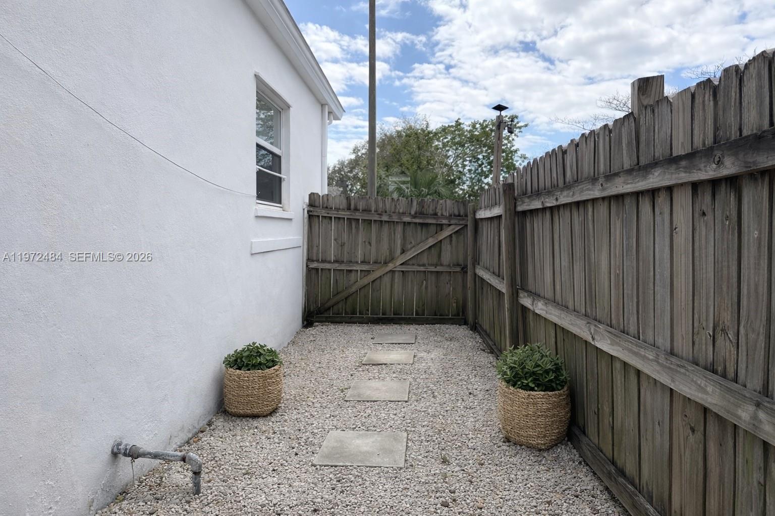 911 NW 57th St #911 Miami, FL 33127