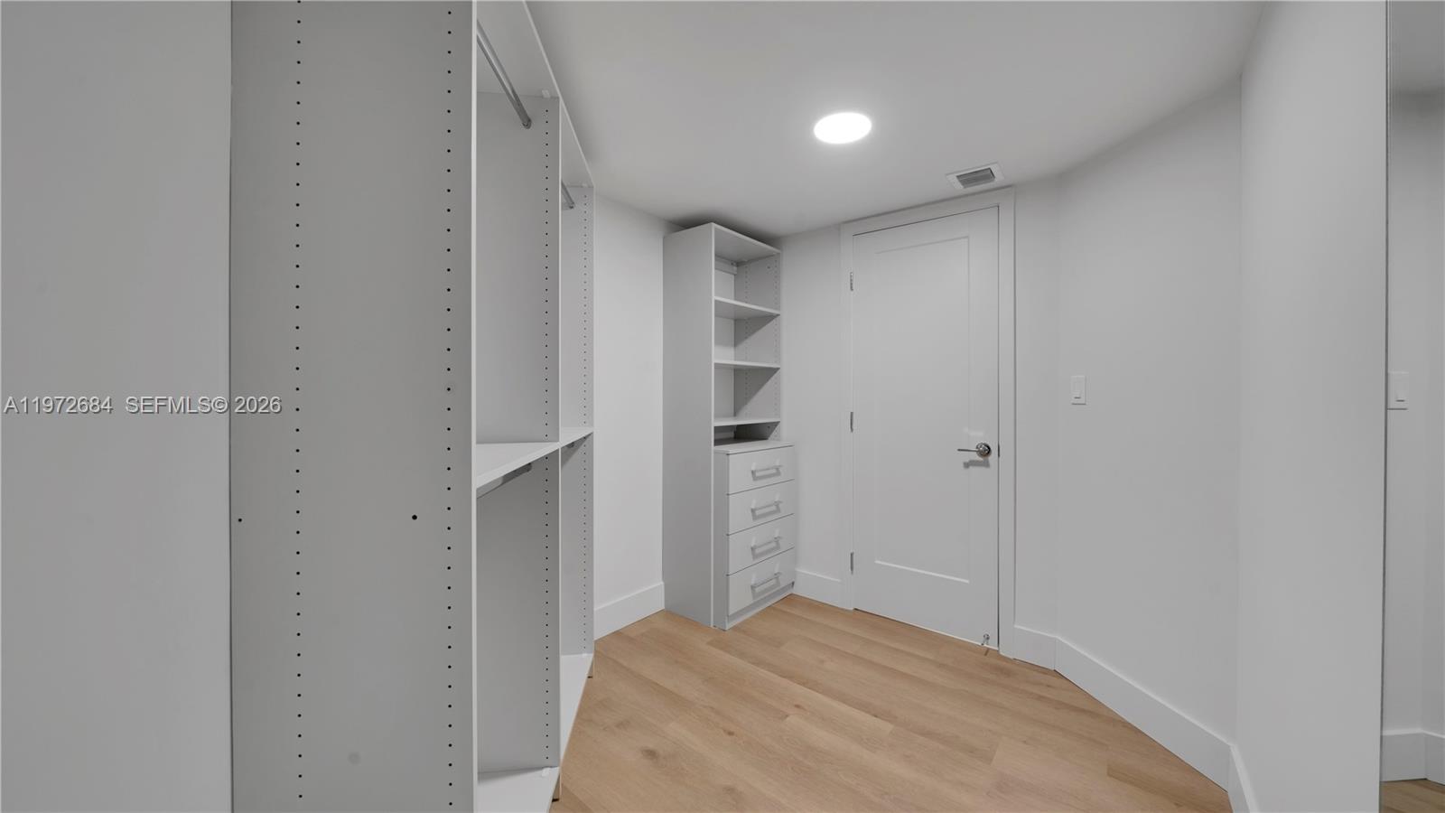 555 NE 34th St #2607 Miami, FL 33137